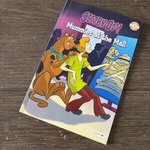 Scooby-Doo Mummies at the Mall Reading level 2 paperback book